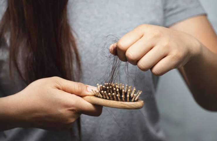 Capelli su spazzola