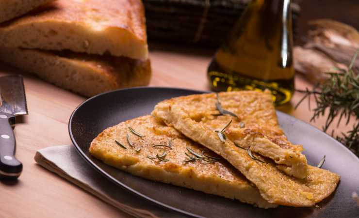 Piatto con farinata di ceci