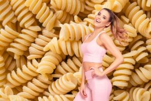 pasta e donna con completo palestra